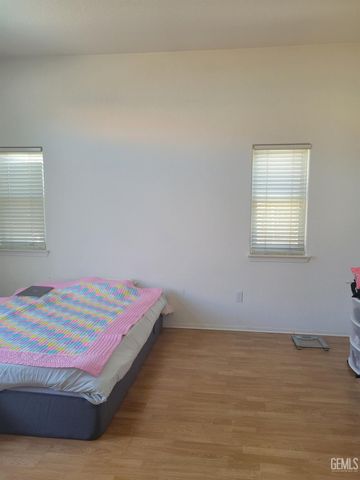 10904 Mirage Drive, Bakersfield, CA 93311