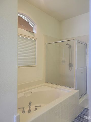 10904 Mirage Drive, Bakersfield, CA 93311