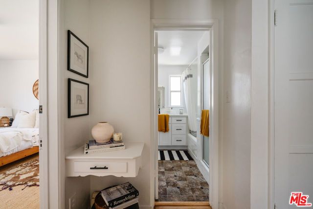 1633 Ellsmere Avenue, Los Angeles, CA 90019