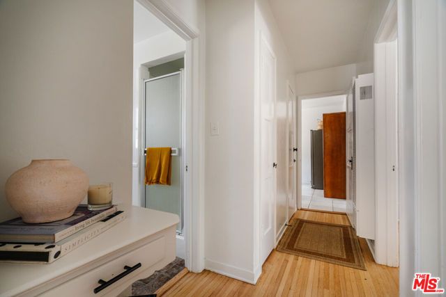 1633 Ellsmere Avenue, Los Angeles, CA 90019