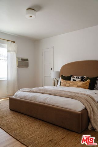 1633 Ellsmere Avenue, Los Angeles, CA 90019