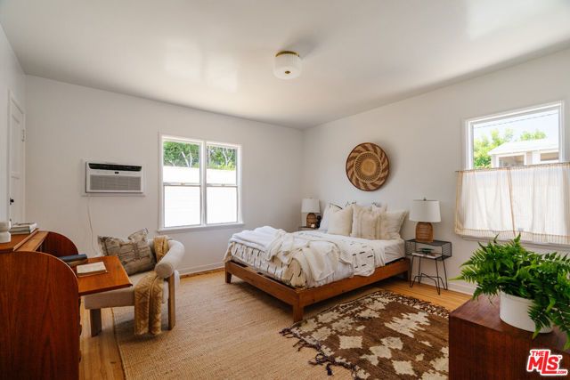 1633 Ellsmere Avenue, Los Angeles, CA 90019