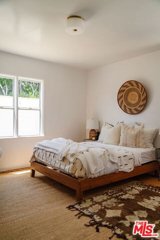 1633 Ellsmere Avenue, Los Angeles, CA 90019