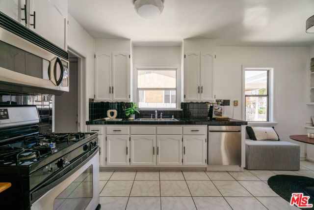1633 Ellsmere Avenue, Los Angeles, CA 90019