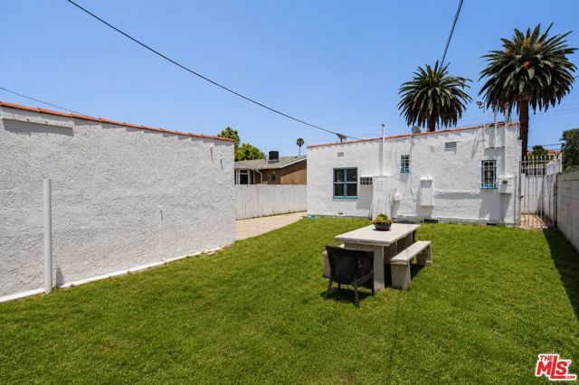 1633 Ellsmere Avenue, Los Angeles, CA 90019