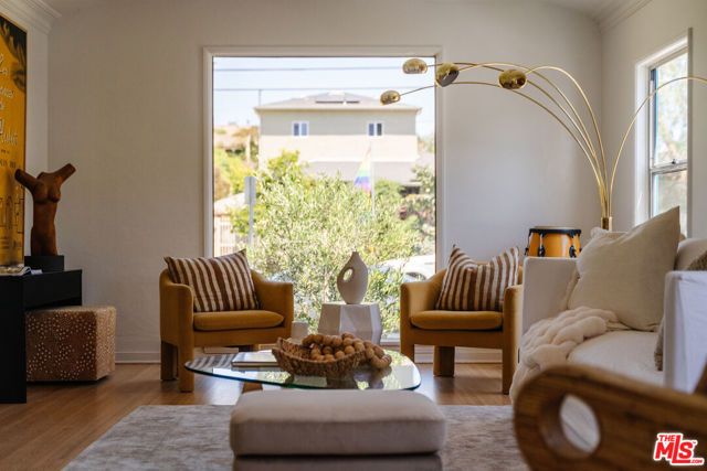 1633 Ellsmere Avenue, Los Angeles, CA 90019