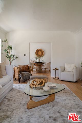 1633 Ellsmere Avenue, Los Angeles, CA 90019
