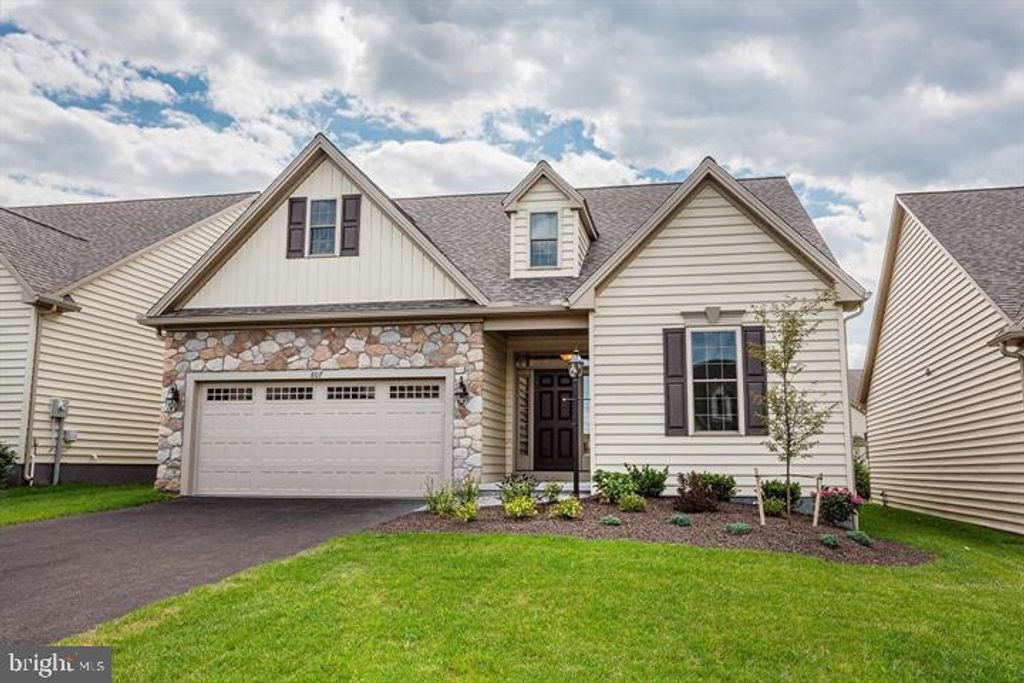 604 GREENBRIAR PATH #100, Cochranville, PA 19330