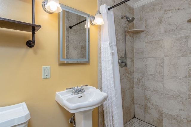 486 Old Dunstable Rd, Groton, MA 01450