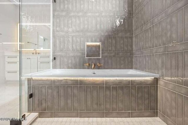 208 Radio Island Road, Morehead City, NC 28557