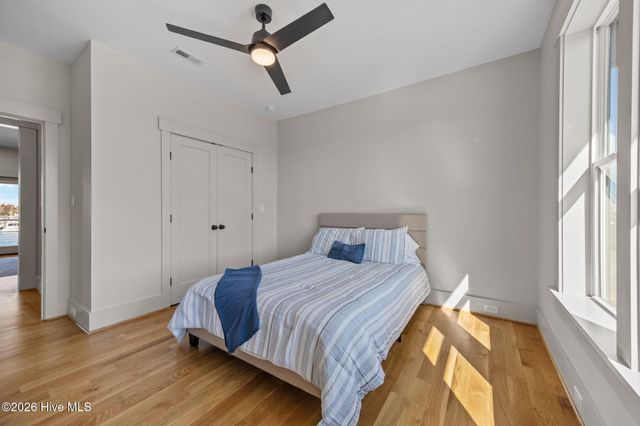 208 Radio Island Road, Morehead City, NC 28557