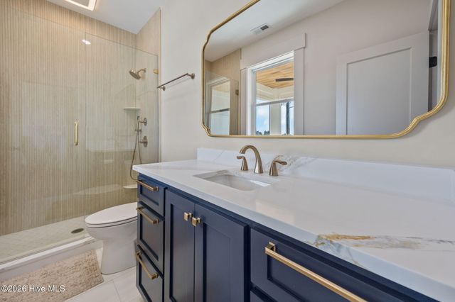 208 Radio Island Road, Morehead City, NC 28557