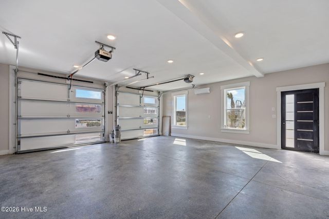 208 Radio Island Road, Morehead City, NC 28557