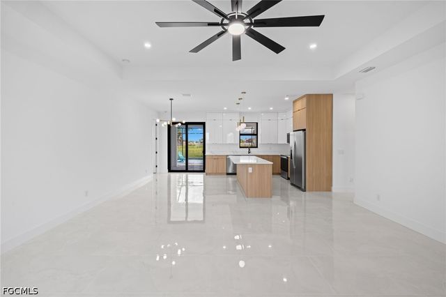 2035 NW Embers TER, Cape Coral, FL 33993