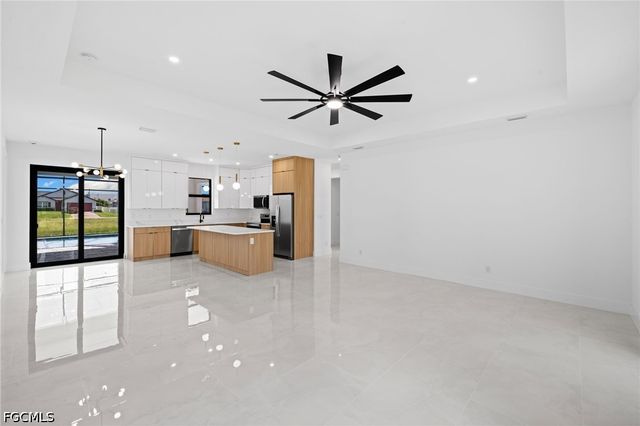 2035 NW Embers TER, Cape Coral, FL 33993