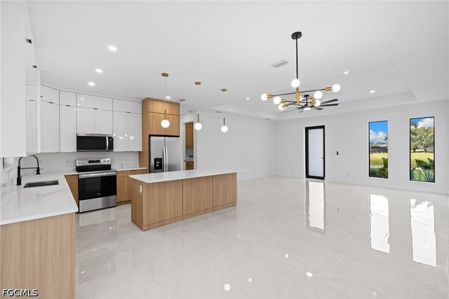 2035 NW Embers TER, Cape Coral, FL 33993