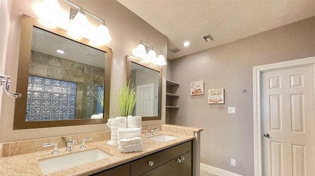 1013 Gross Street, Houston, TX 77019