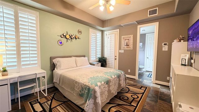 1013 Gross Street, Houston, TX 77019