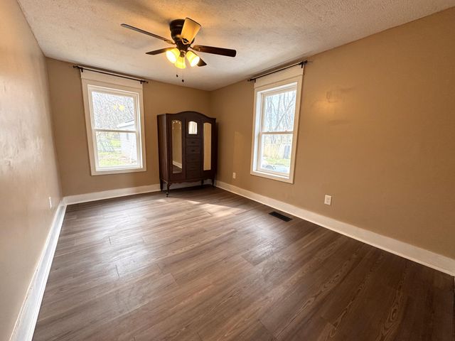 1250 S 15th Street, Niles, MI 49120