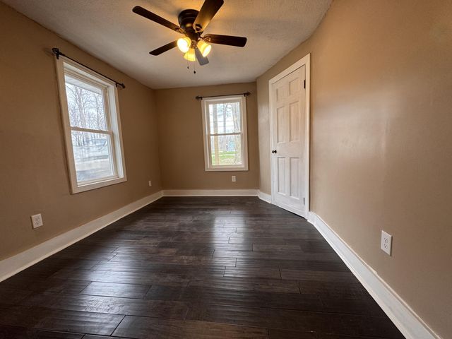 1250 S 15th Street, Niles, MI 49120
