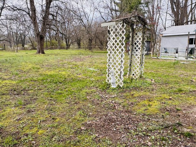 1250 S 15th Street, Niles, MI 49120
