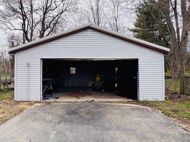 1250 S 15th Street, Niles, MI 49120