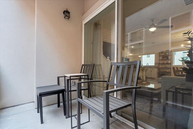 2827 Manor RD 3102, Austin, TX 78722