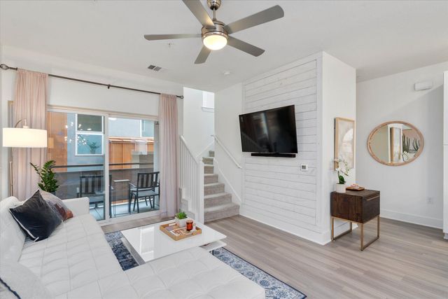 2827 Manor RD 3102, Austin, TX 78722