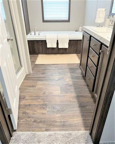 16701 E Rock Creek Road, Norman, OK 73026