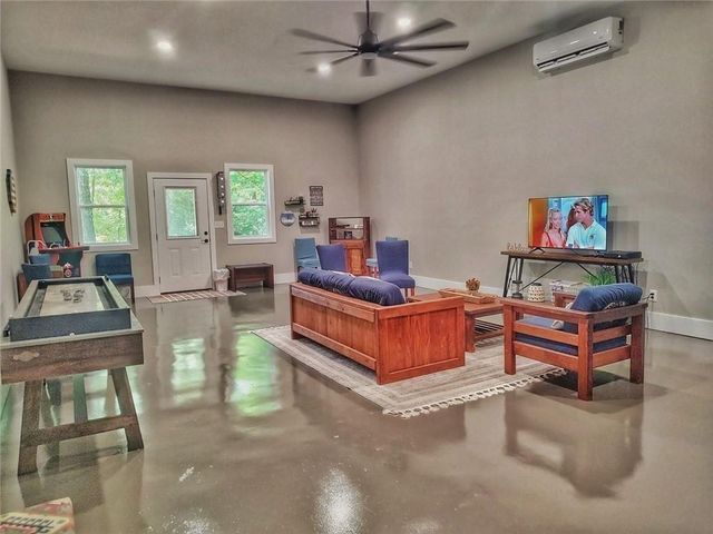 111 River Place Court, Eatonton, GA 31024