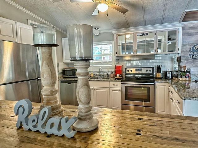 111 River Place Court, Eatonton, GA 31024