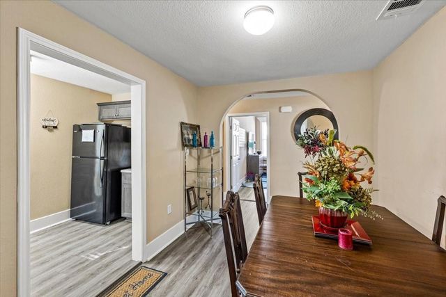 2823 Avenue Q A, Galveston, TX 77550