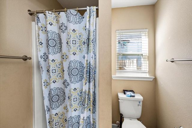 2823 Avenue Q A, Galveston, TX 77550