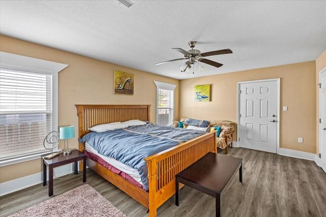 2823 Avenue Q A, Galveston, TX 77550