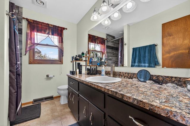 2400 Tammy LANE, Racine, WI 53402