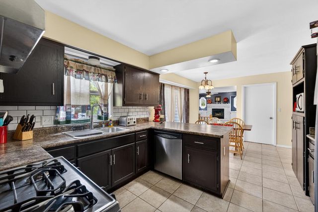 2400 Tammy LANE, Racine, WI 53402