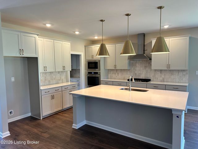 6827 Meadows Bend Ct, Orchard Grass, KY 40014