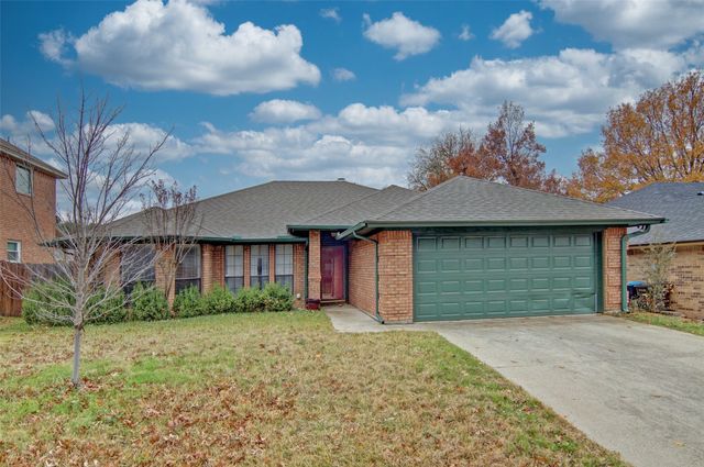 5029 Barberry Drive, Fort Worth, TX 76133