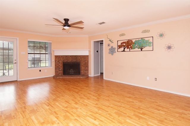 5029 Barberry Drive, Fort Worth, TX 76133