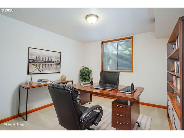 5815 Sw HUDDLESON St, Portland, OR 97219