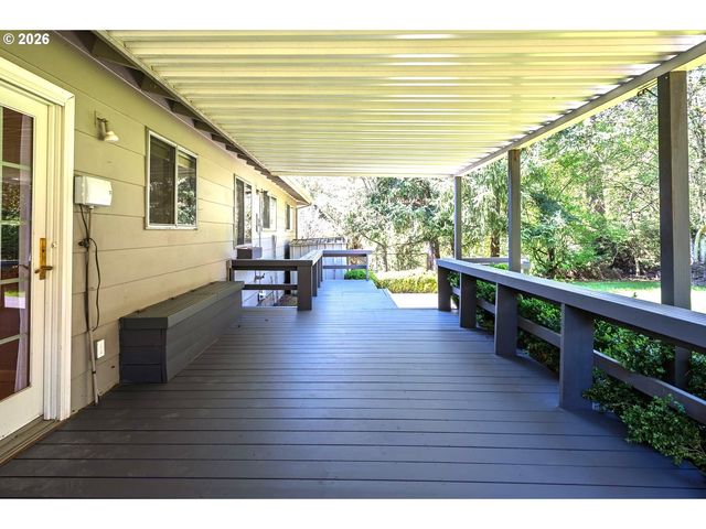 5815 Sw HUDDLESON St, Portland, OR 97219