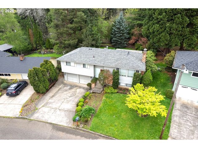 5815 Sw HUDDLESON St, Portland, OR 97219