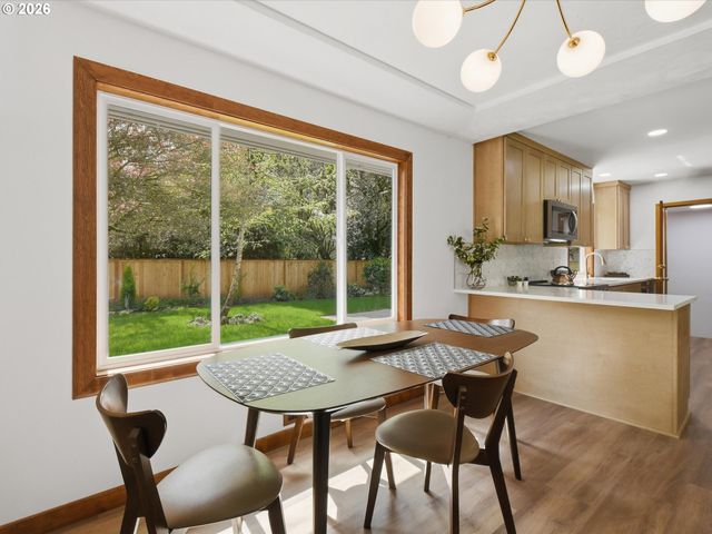 5640 Ne AINSWORTH St, Portland, OR 97218