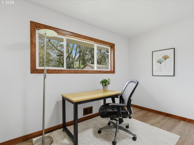 5640 Ne AINSWORTH St, Portland, OR 97218