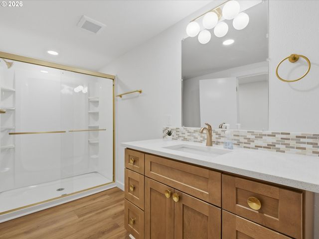 5640 Ne AINSWORTH St, Portland, OR 97218