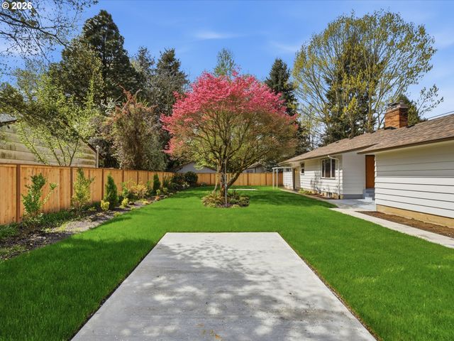 5640 Ne AINSWORTH St, Portland, OR 97218