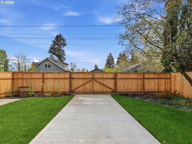 5640 Ne AINSWORTH St, Portland, OR 97218