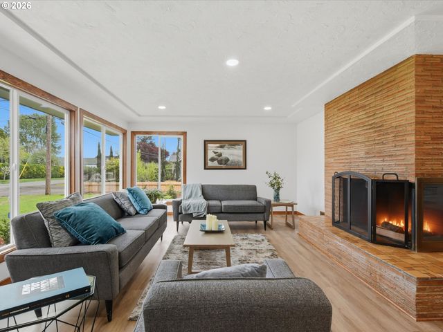 5640 Ne AINSWORTH St, Portland, OR 97218