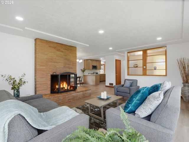 5640 Ne AINSWORTH St, Portland, OR 97218