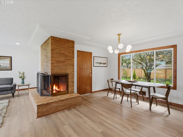 5640 Ne AINSWORTH St, Portland, OR 97218